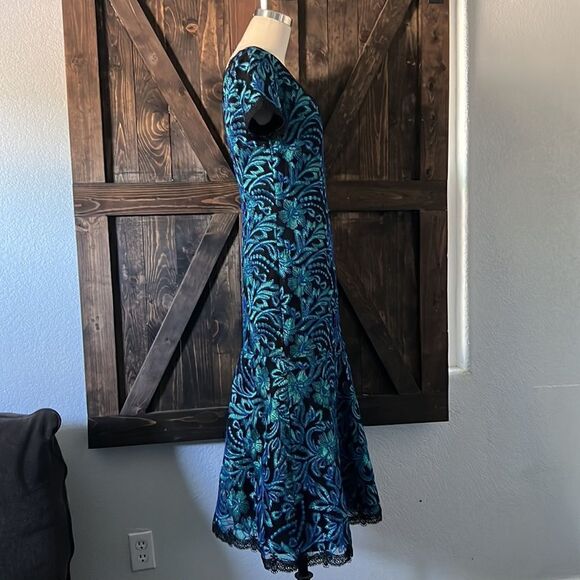 JS Collections Womens Green Embroidered V-Neck Sheath Dress Sz-4 - Picture 7 of 15